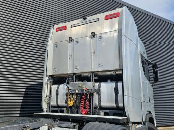 S770 8x4 / 180.000 KG / HYDRAULIC